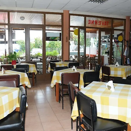 赫耳墨斯酒店 酒店